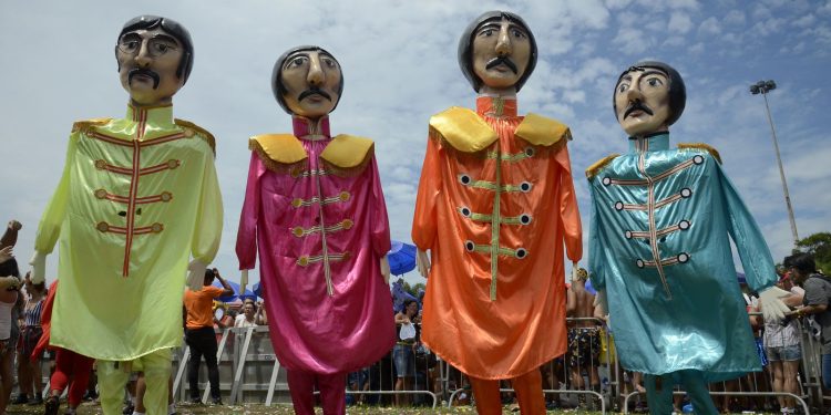 carnaval-2026:-veja-programacao-dos-blocos-de-rua-no-rio-nesta-segunda