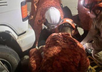 Motociclista fica ferido em acidente com caminhão na Campos-Farol