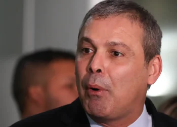 deputado-aciona-justica-contra-alta-de-ate-15%-na-conta-de-luz-no-rio