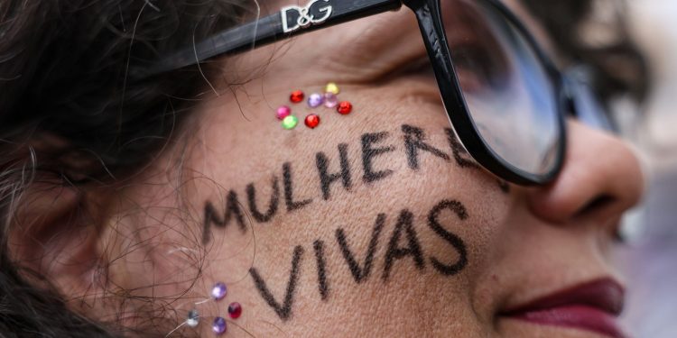 senado-vai-premiar-instituicoes-que-combatem-violencia-contra-a-mulher