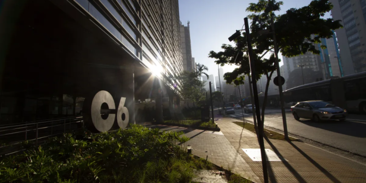 inss-suspende-emprestimos-consignados-do-c6-e-cobra-devolucao-de-r$-300-milhoes-–-jovem-pan