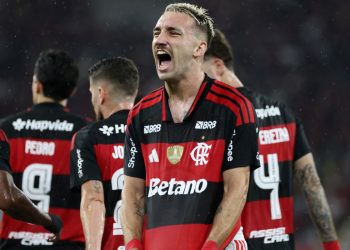 flamengo-derrota-remo-por-3-a-0-e-entra-no-g4-do-brasileiro