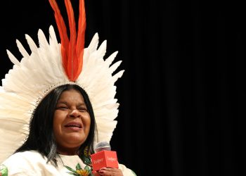 apos-cinco-dias-de-internacao,-sonia-guajajara-recebe-alta-medica