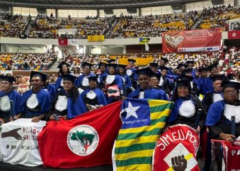 festa-em-recife-celebra-30-mil-alfabetizados-em-programa-social