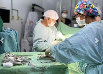 Mãe e bebê são salvas em parto de emergência no Hospital Ferreira Machado
