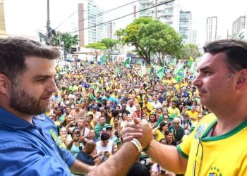 Flávio Bolsonaro anuncia filiação de Wladimir Garotinho ao PL para a próxima semana