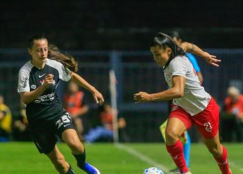 corinthians-goleia-bragantino-e-assume-lideranca-do-br-feminino