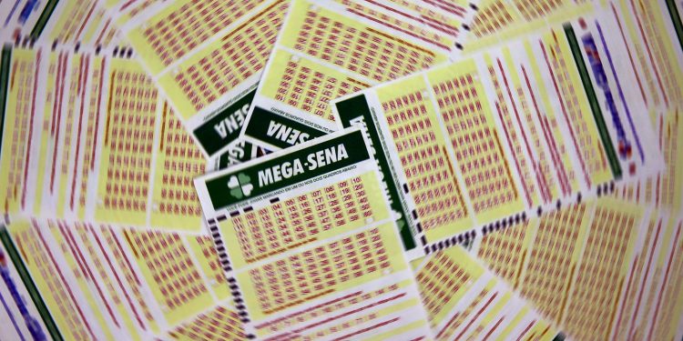 mega-sena-sorteia-nesta-terca-feira-premio-acumulado-em-r$-15-milhoes