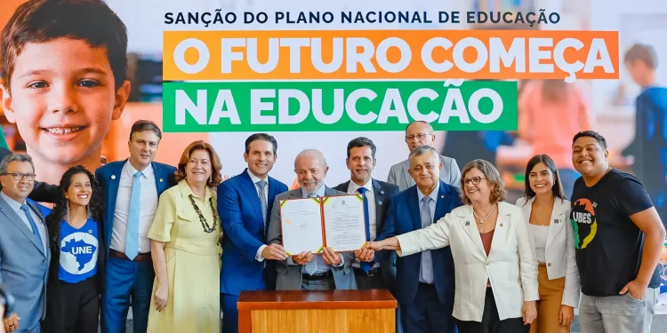 plano-nacional-de-educacao-e-marco-para-o-pais,-dizem-especialistas