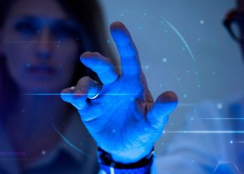 ia-acelera-desinformacao-e-ameaca-democracias,-alerta-pesquisa