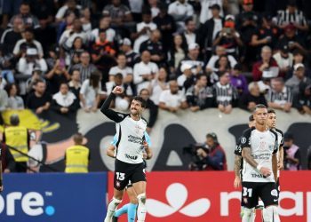 corinthians-derrota-santa-fe-e-segue-100%-na-copa-libertadores