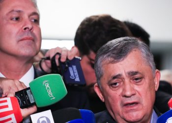 jose-guimaraes-diz-ser-contra-socorro-do-governo-federal-ao-brb