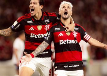 fla-estreia-na-copa-do-brasil-com-triunfo-de-2-a-1-sobre-o-vitoria