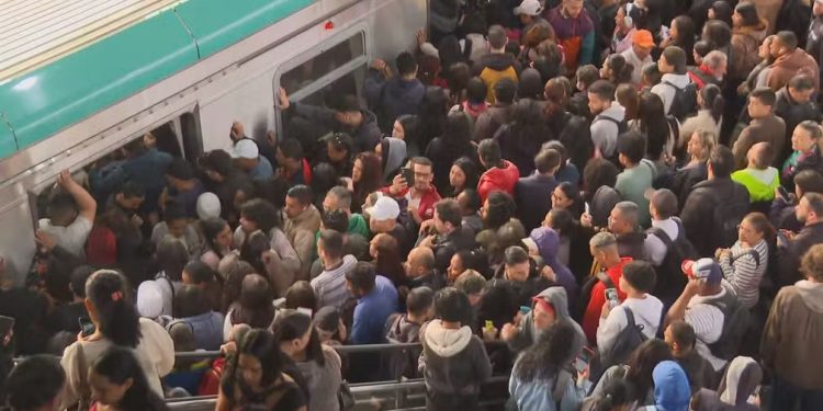 falha provoca transtorno para passageiros na linha 9–esmeralda, em sao-paulo-–-jovem-pan