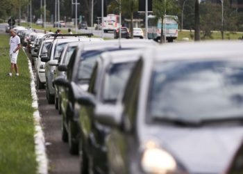 guia-da-pelicula-solar:-como-se-proteger-do-sol-forte-no-carro-–-jovem-pan