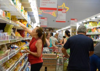 fim-da-escala-6×1:-estudos-divergem-sobre-impactos-no-pib-e-inflacao