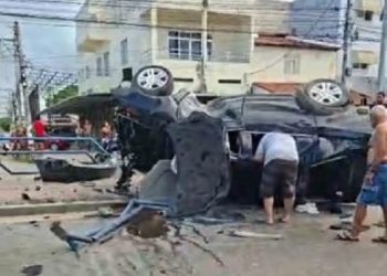 Acidente grave na Avenida 28 de Março deixa motorista em estado crítico após capotamento