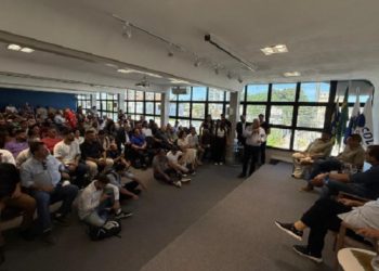 Eduardo Paes debate desenvolvimento regional e royalties em encontro com empresários em Campos