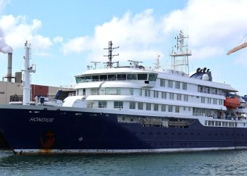 navio-de-cruzeiro-atingido-por-hantavirus-retira-passageiros-doentes