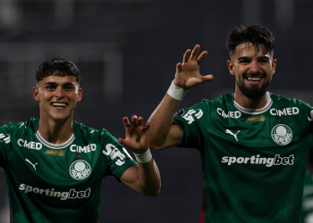 libertadores:-palmeiras-vence-sporting-cristal-e-assume-ponta-de-grupo