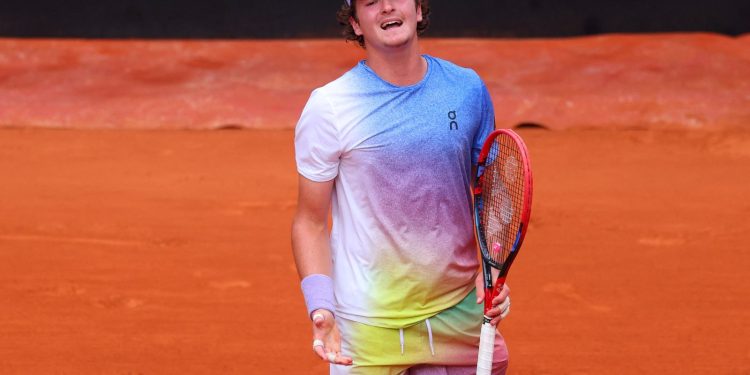joao-fonseca-perde-na-estreia-do-masters-1000-de-roma-e-e-eliminado