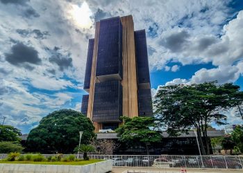 juros-pressionam-a-divida-mais-que-gastos-publicos,-dizem-economistas