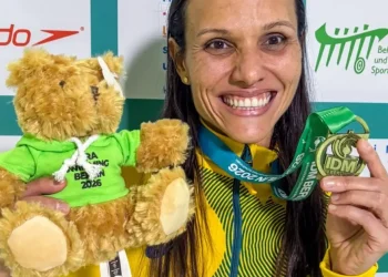 carol-santiago-e-ouro,-o-37o-podio-do-pais-no-internacional-de-berlim
