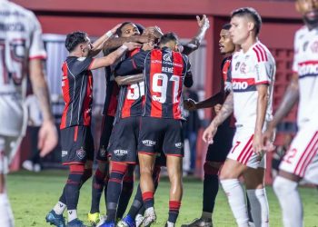 vitoria-mostra-eficiencia-e-elimina-flamengo-da-copa-do-brasil