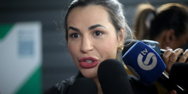 deolane-bezerra-e-presa-em-operacao-contra-lavagem-de-dinheiro-do-pcc-–-jovem-pan