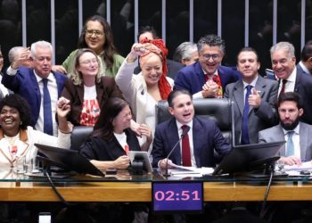camara-aprova,-em-dois-turnos,-pec-pelo-fim-da-escala-6×1
