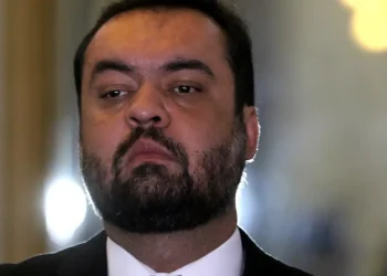 castro-desiste-de-candidatura-ao-senado-apos-ser-alvo-de-acoes-da-pf