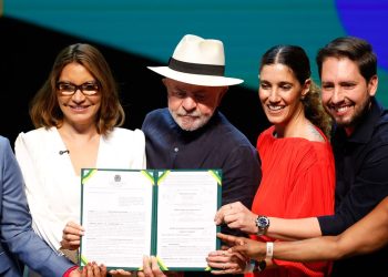ebc-e-minc-assinam-acordo-para-integrar-acervo-ao-tela-brasil
