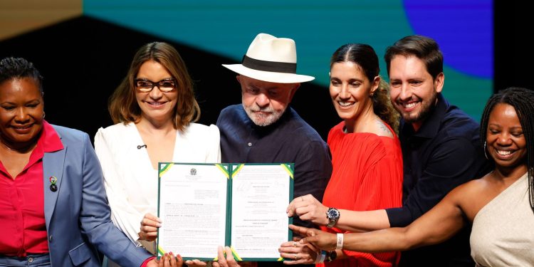 ebc-e-minc-assinam-acordo-para-integrar-acervo-ao-tela-brasil
