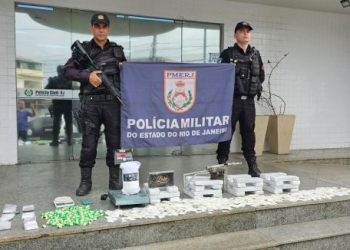 Irmãos são detidos com submetralhadora e grande quantidade de drogas em Campos
