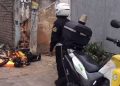 Motociclista ateia fogo na própria moto ao ter veículo apreendido pela Guarda de Campos