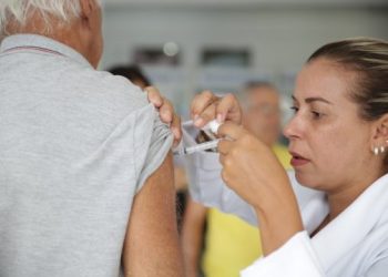 Vacinação contra gripe segue abaixo do esperado em Campos, alerta Secretaria de Saúde
