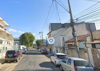 Não tá fácil: bandidos roubam arma de policial em Campos
