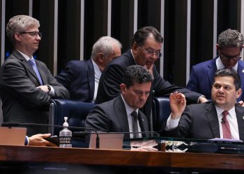 senado-aprova-uso-do-fundo-do-pre-sal-para-dividas-do-agro