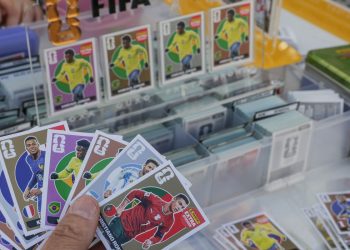 troca-de-figurinhas-pode-atenuar-alto-custo-do-album-da-copa-do-mundo