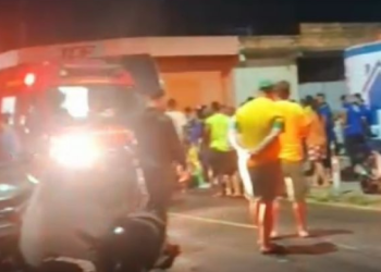 Colisão entre carro e moto deixa um jovem morto e outro ferido no Novo Jockey