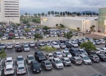 Enfermeira é sequestrada em estacionamento de shopping em Campos, amarrada e forçada a realizar Pix de 9 mil reais