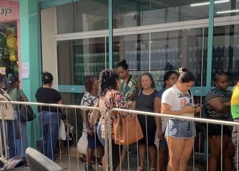 Inauguração de loja com itens a R$ 7 atrai multidão e gera fila gigantesca no Centro de Campos