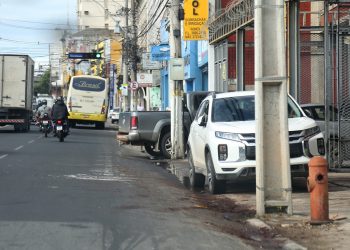 Estacionamento na calçada é a infração mais cometida por motoristas em Campos este ano