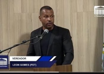 Prefeito de Campos exonera aliados de Leon Gomes e consolida rompimento político