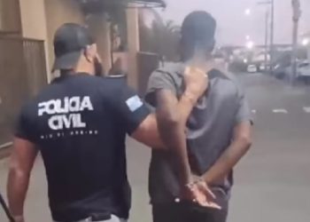 Suspeito de agredir ex-namorada é preso em flagrante com drogas em Campos