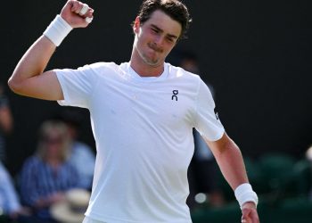 joao-fonseca-crava-segunda-vitoria-no-torneio-de-wimbledon,-em-londres