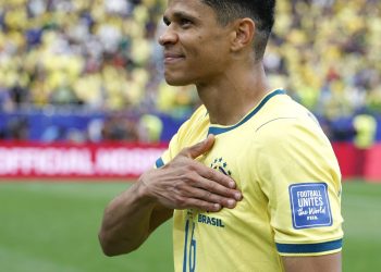 douglas-santos-traz-vivencia-do-ouro-olimpico-para-buscar-o-hexa
