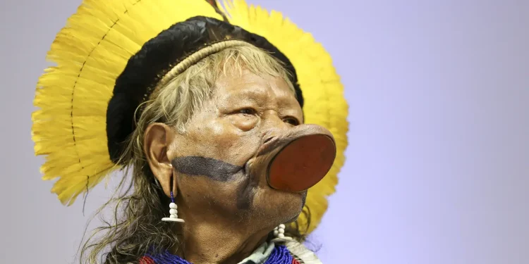 internado,-cacique-raoni-tem-saude-estavel-e-respira-sem-aparelhos