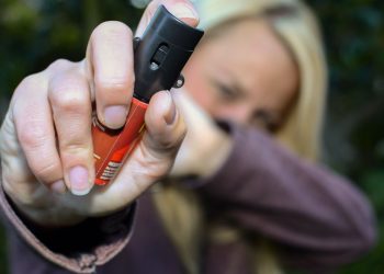 spray-de-pimenta-para-mulher-e-medida-paliativa,-diz-promotora