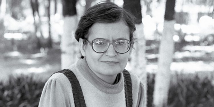 orides-fontela:-a-radicalidade-de-uma-vida-dedicada-a-poesia